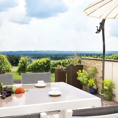 Апартаменты Ferienhaus Im Weingarten Клёх